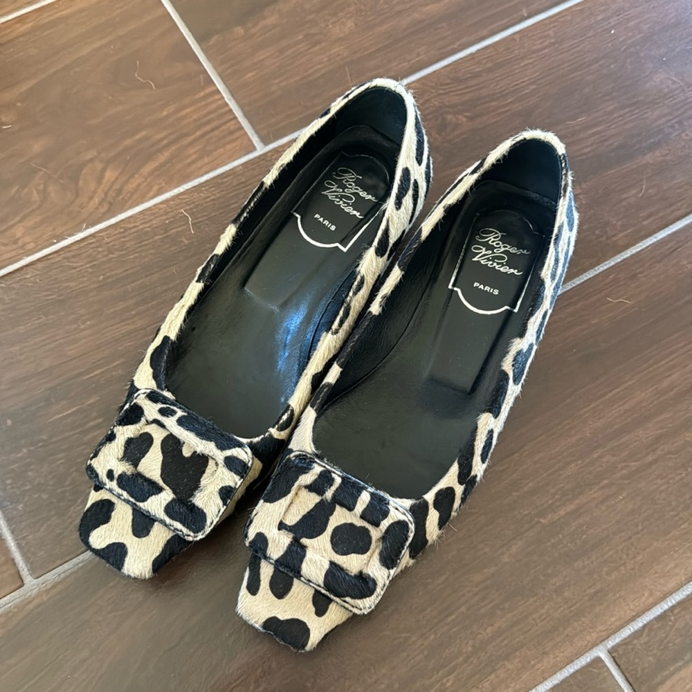 Roger Vivier Black and Cream Loafers
